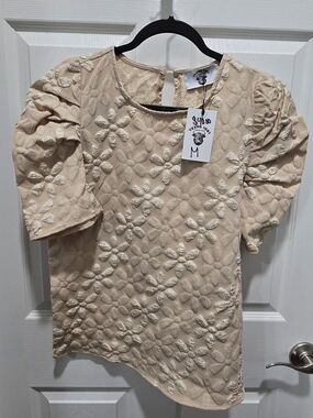 Textured Floral Embroidered Puff-Sleeve Blouse - Beige - Unknown Brand